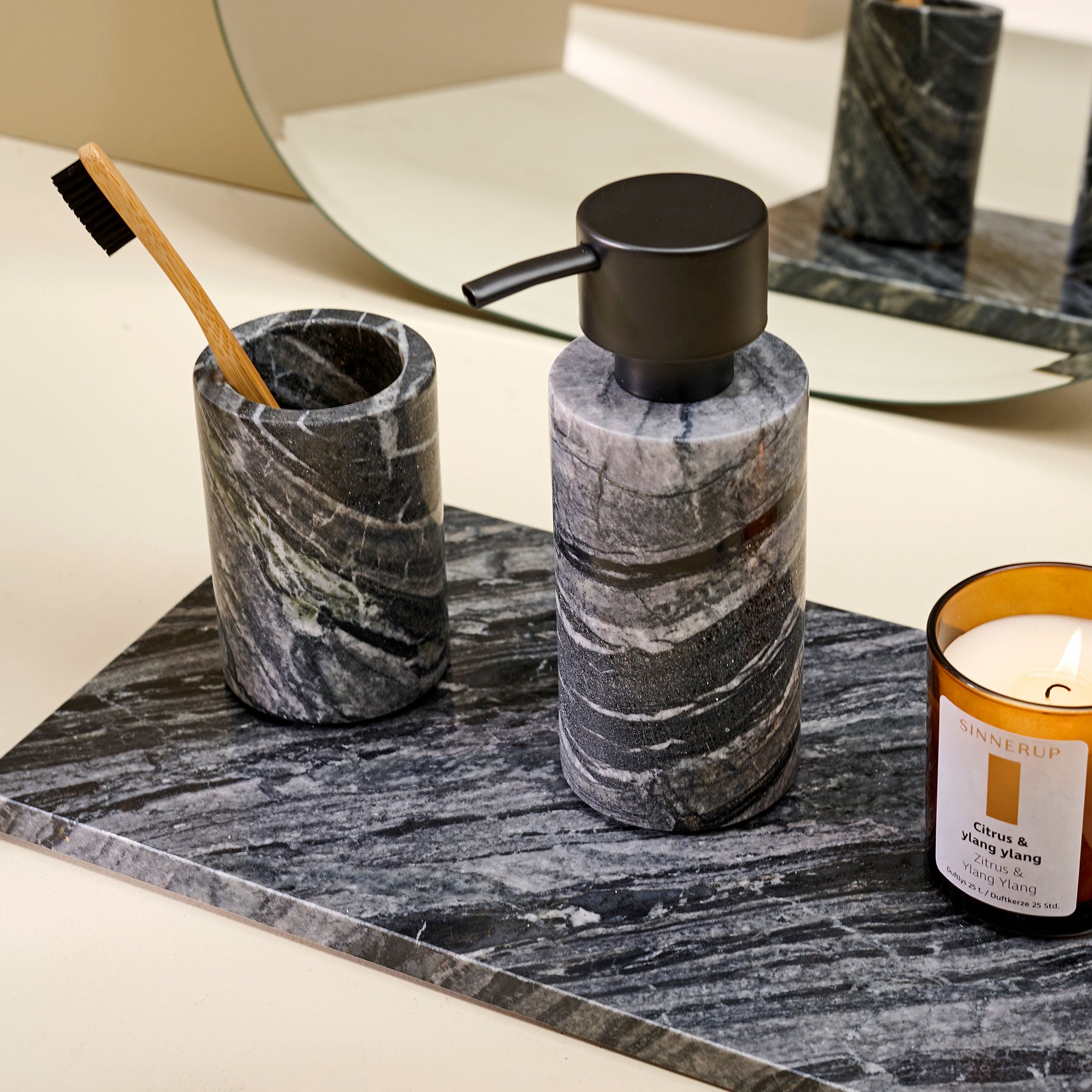 Marble II cylinder sæbedispenser